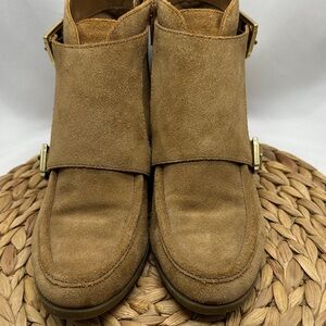 Ann Klein AKJEFFREY Light  Brown Suede Side Zip Ankle Heeled Booties